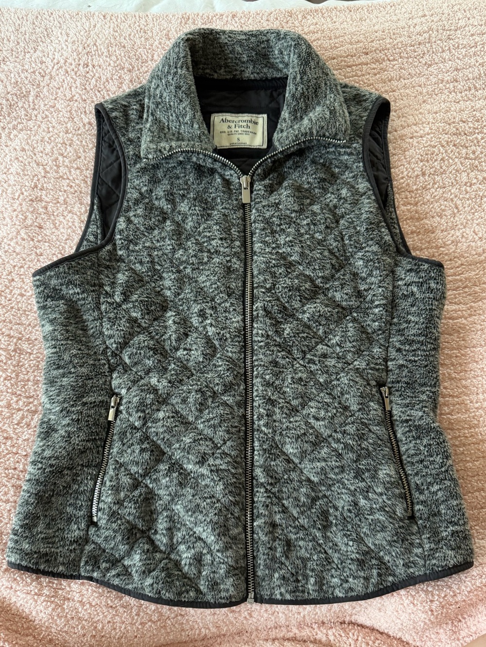 Abercrombie & Fitch Quilted Heather Gray Women's Zip Vest